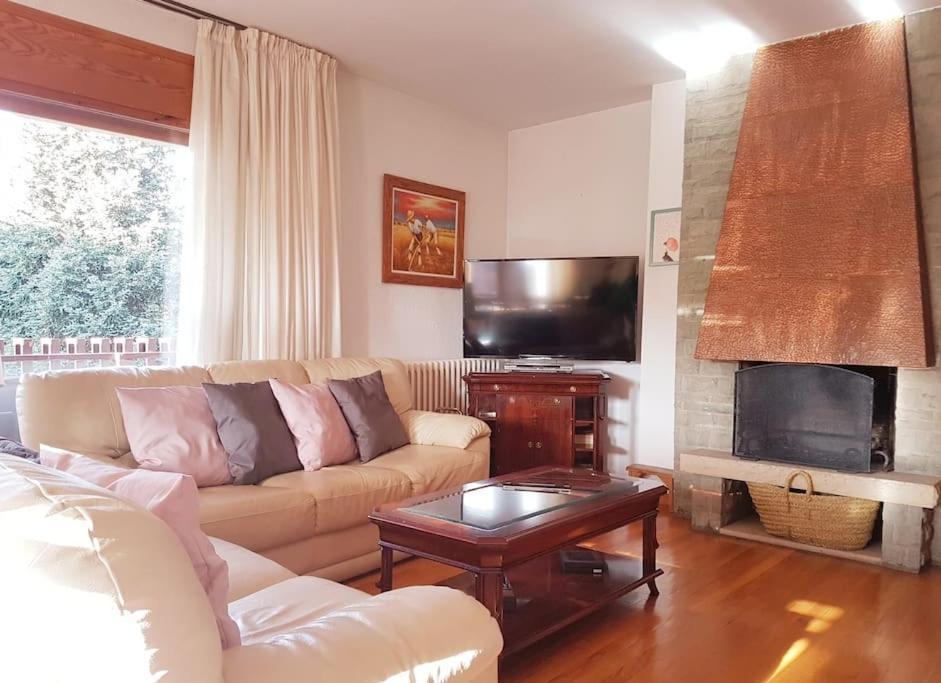 Apartamento Con Encanto San Lorenzo de Morunys Exterior foto